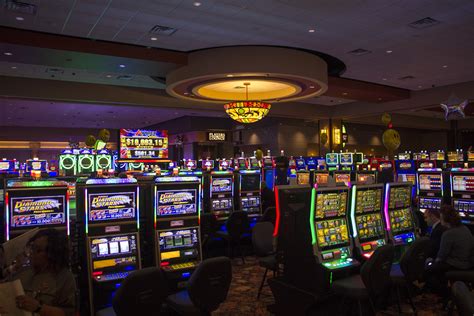 four winds casino w club